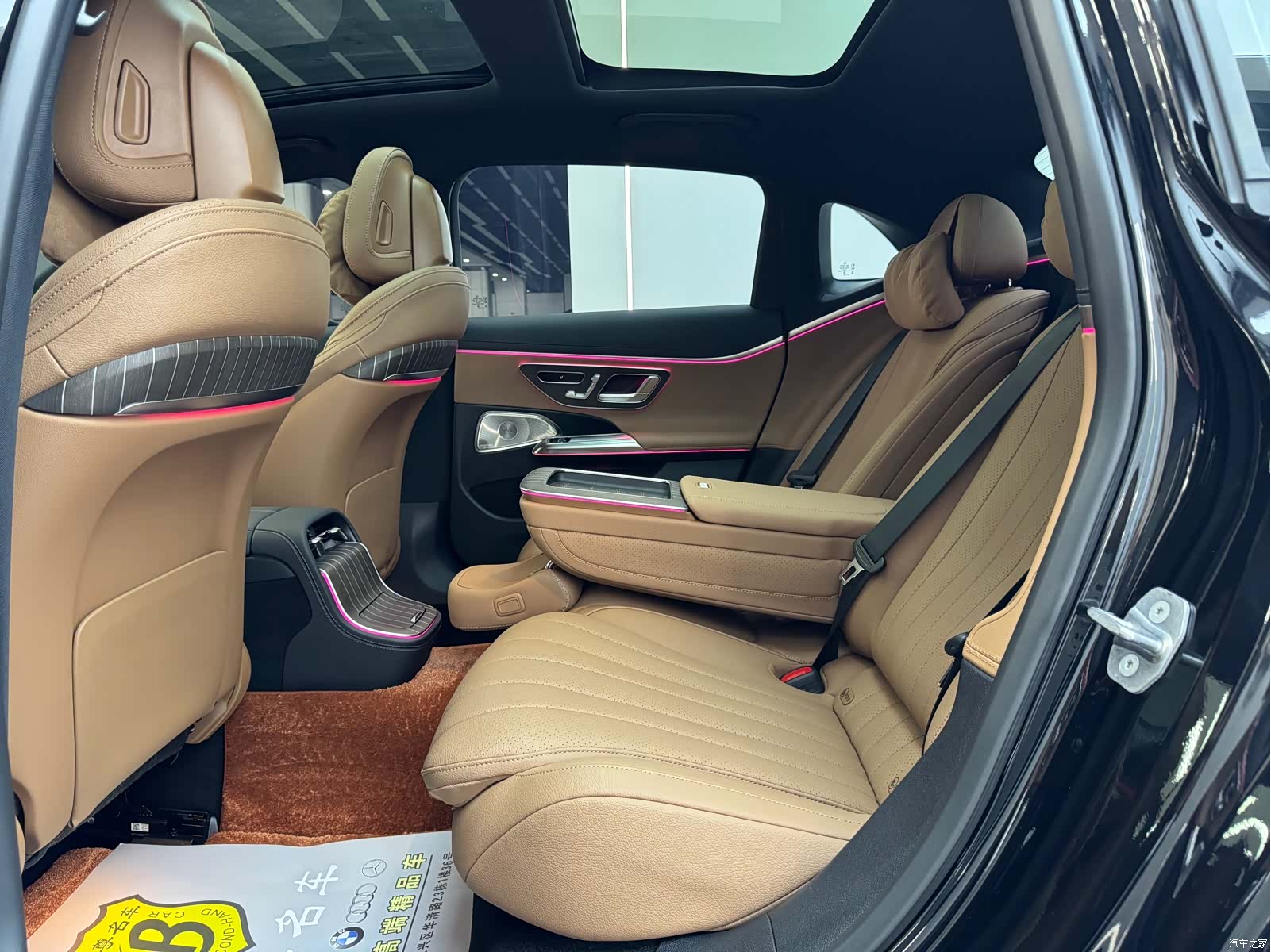 Mercedes-Benz E-Class, 2024 8