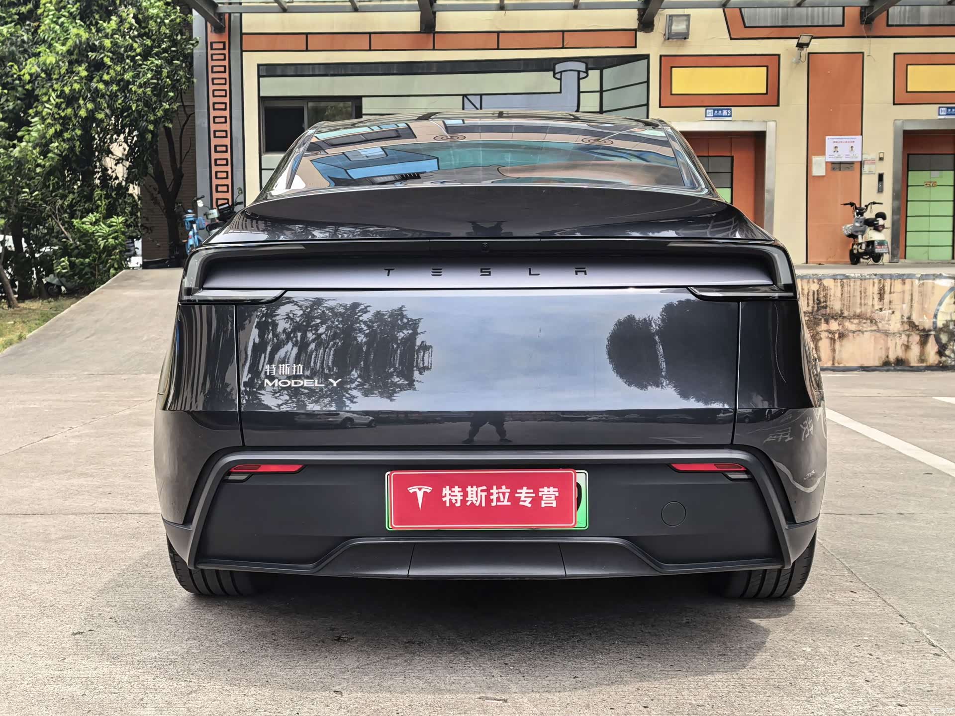 Tesla Model Y, 2025 16