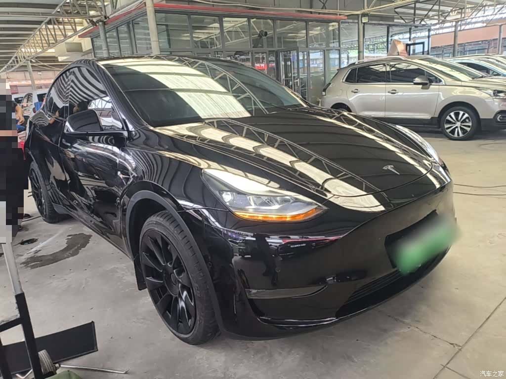 Tesla Model Y, 2023 4