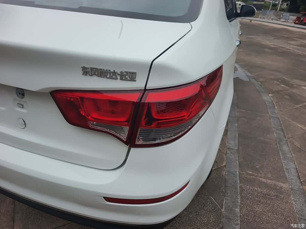 Kia K2, 2015 8