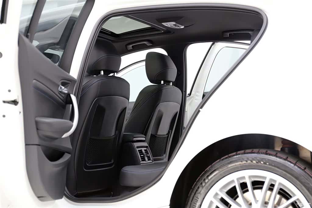 BMW 1 Series, 2019 6
