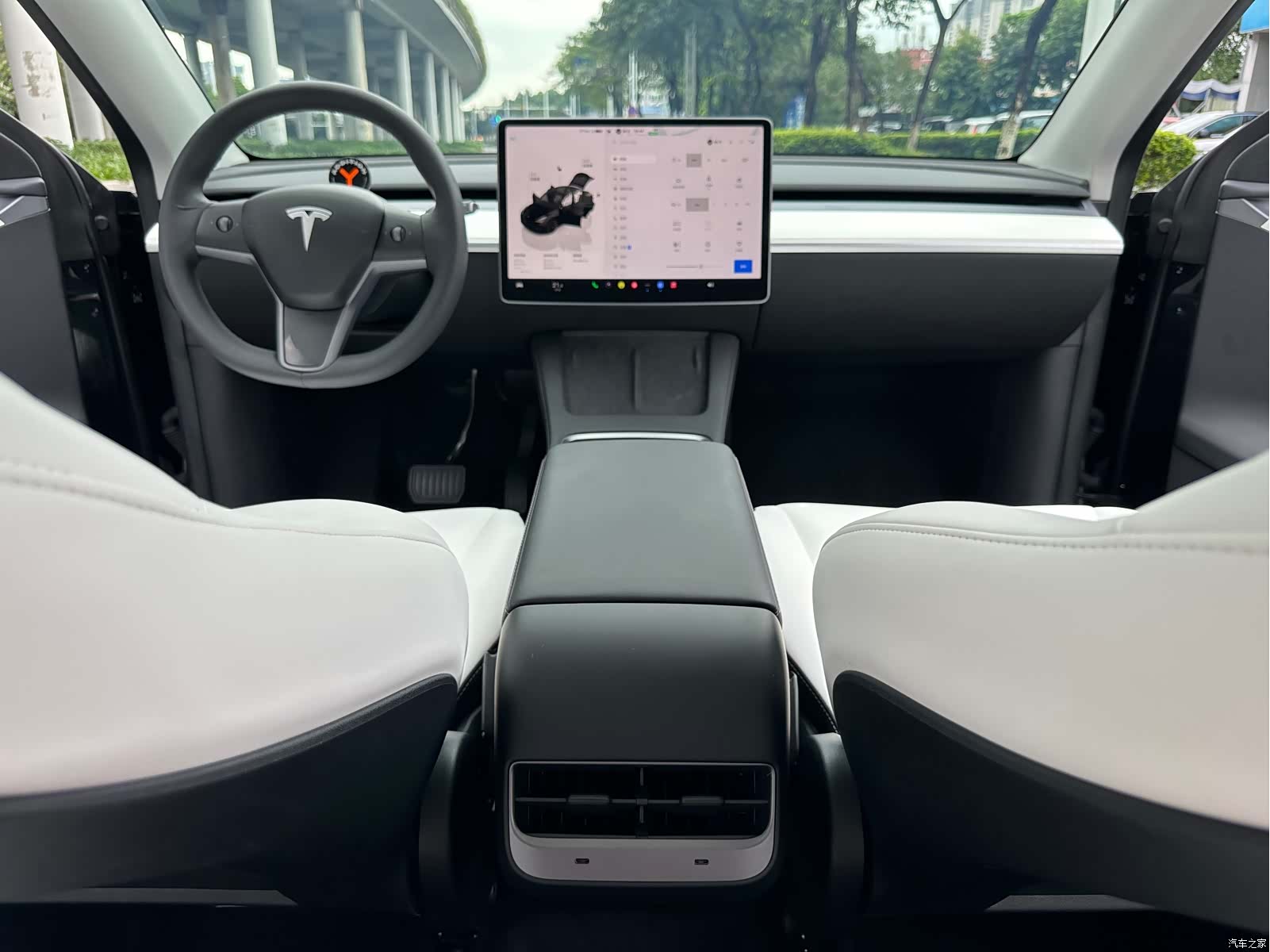 Tesla Model Y, 2023 12