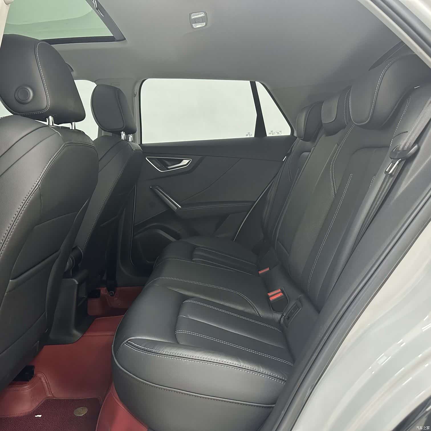 Audi Q2L, 2023 8