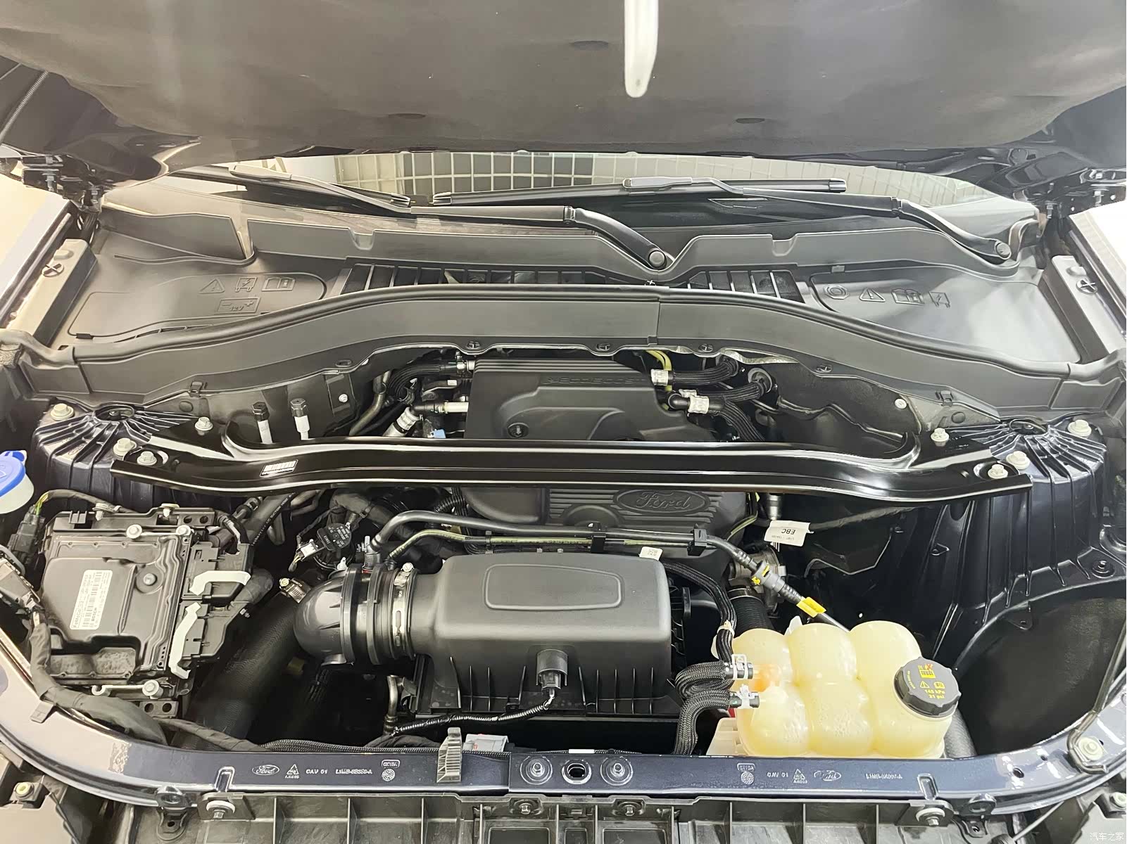 Ford Explorer, 2021 25