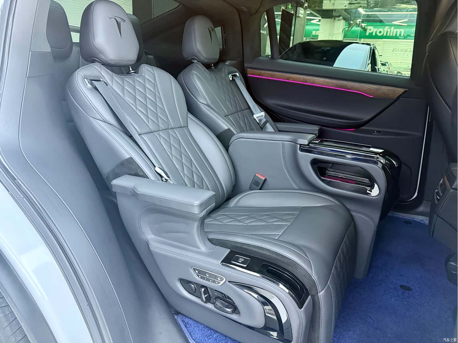 Tesla Model X, 2020 13