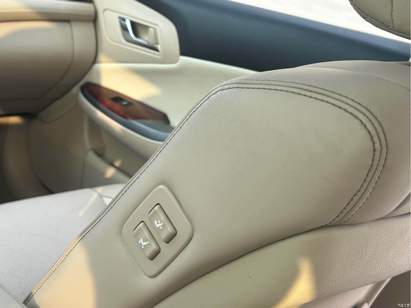 Toyota Crown, 2012 11