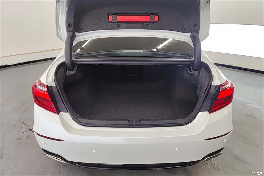 Honda Inspire, 2023 4