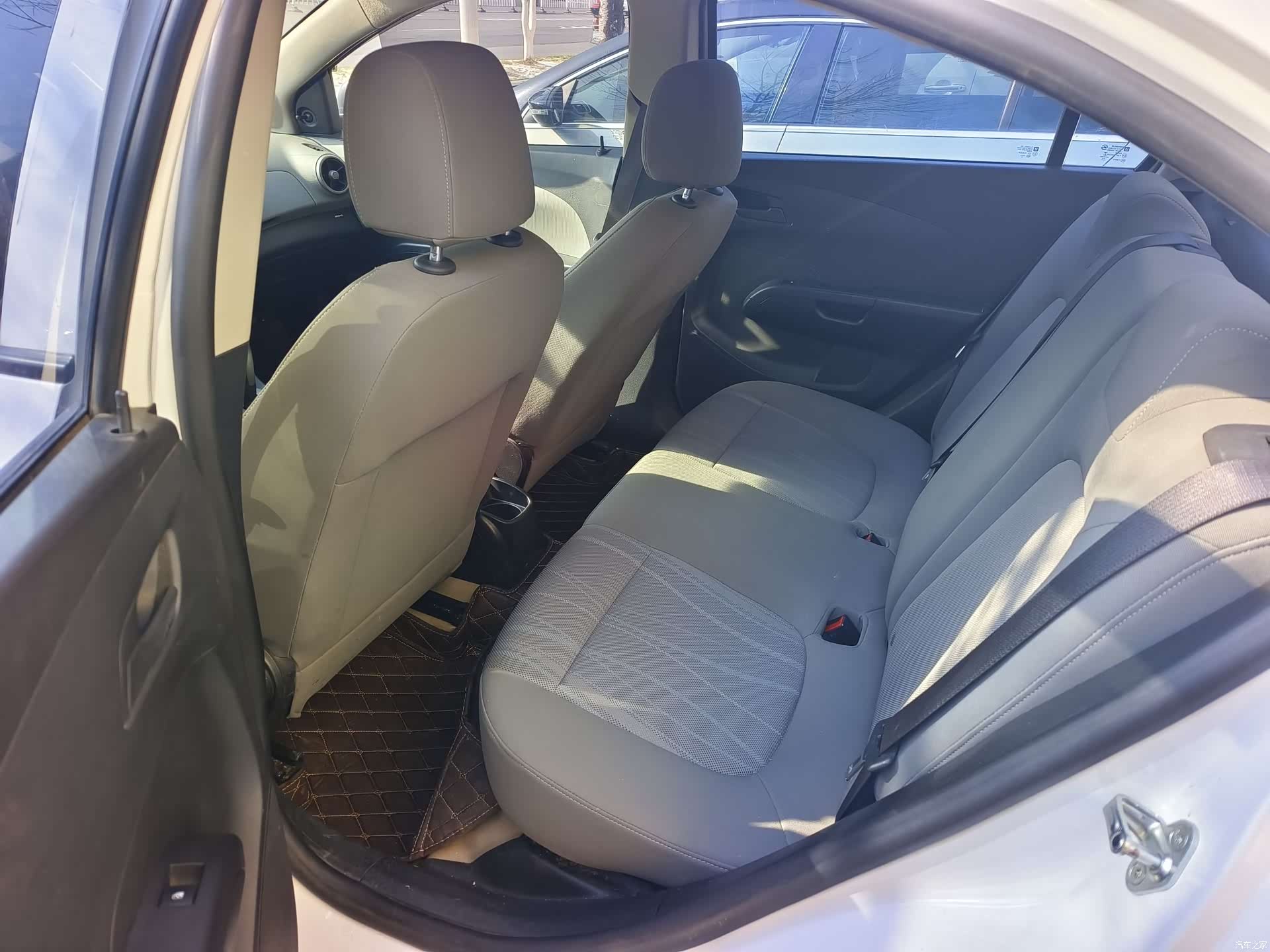 Chevrolet 1.4SL, 2014 6
