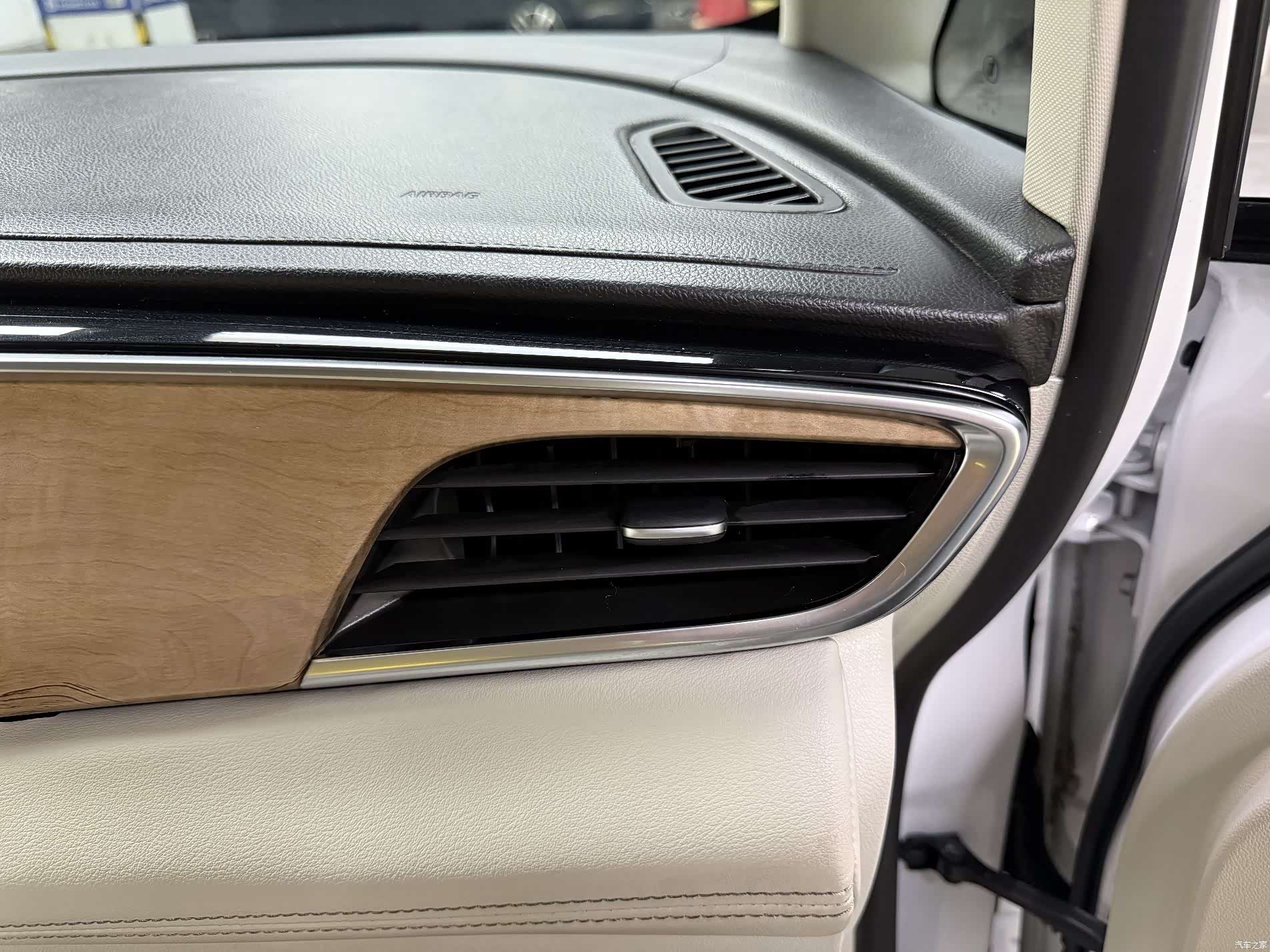 Buick GL8, 2017 24