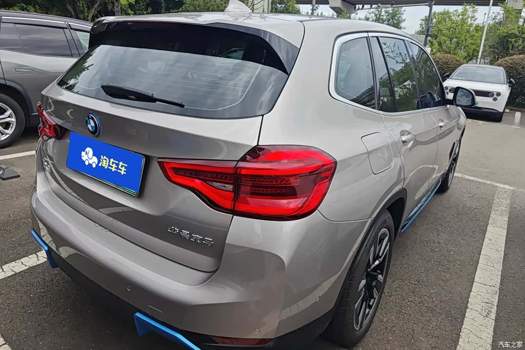 BMW iX3, 2021 3
