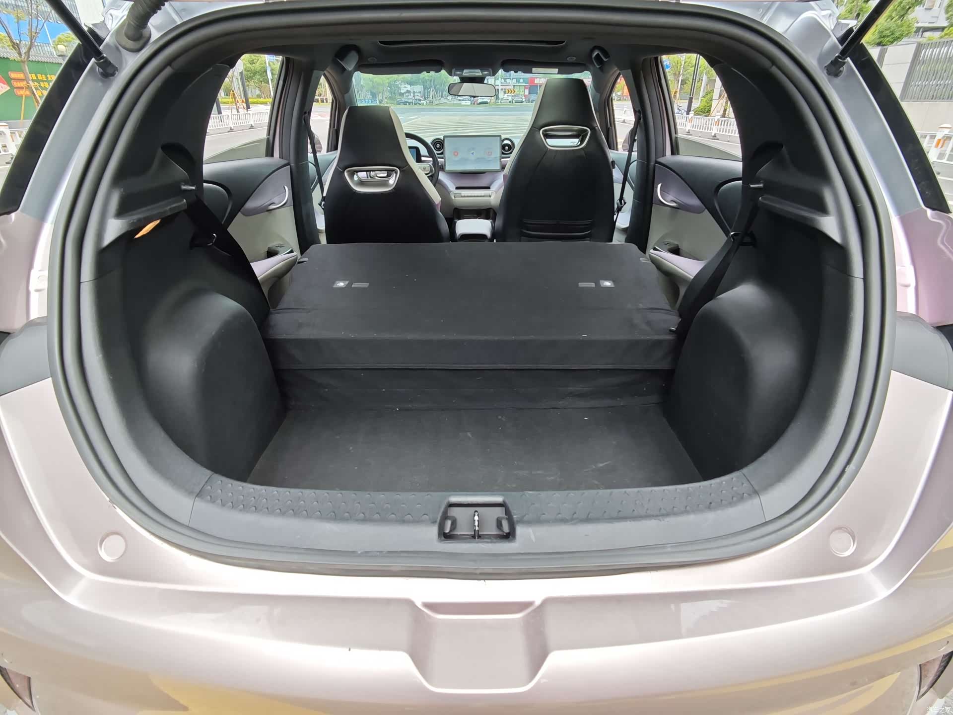BYD Dolphin, 2022 29