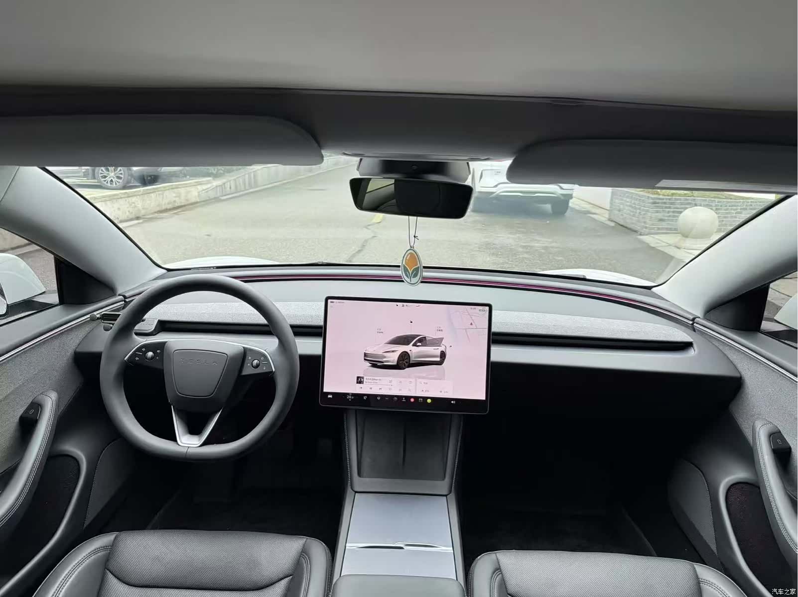 Tesla Model 3, 2025 14