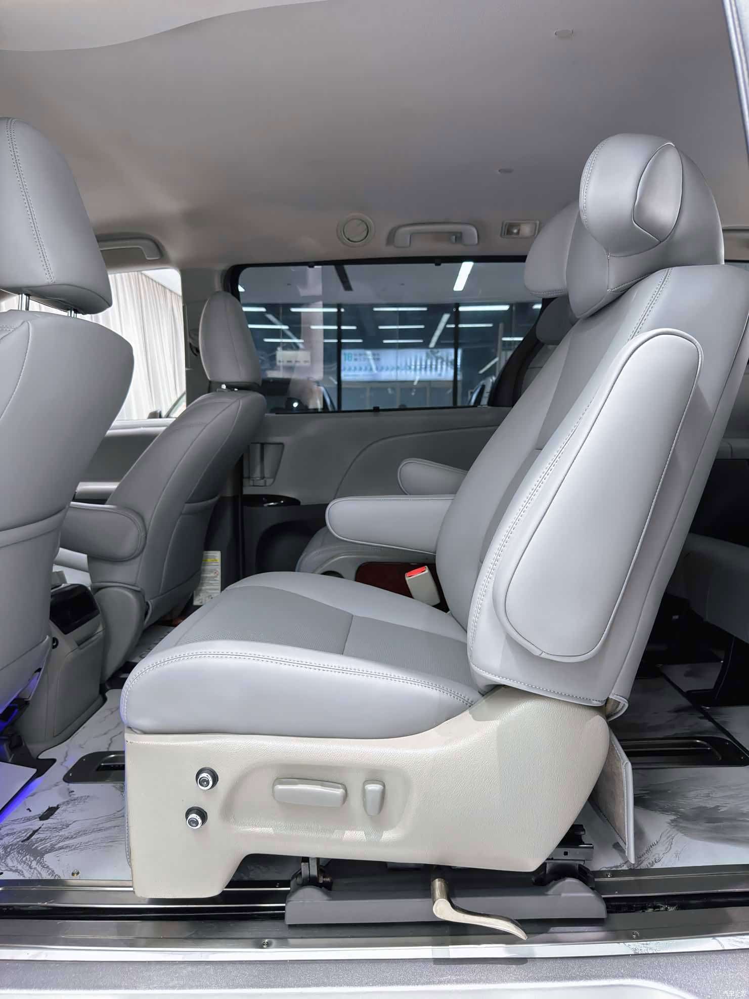 Toyota Sienna, 2017 7