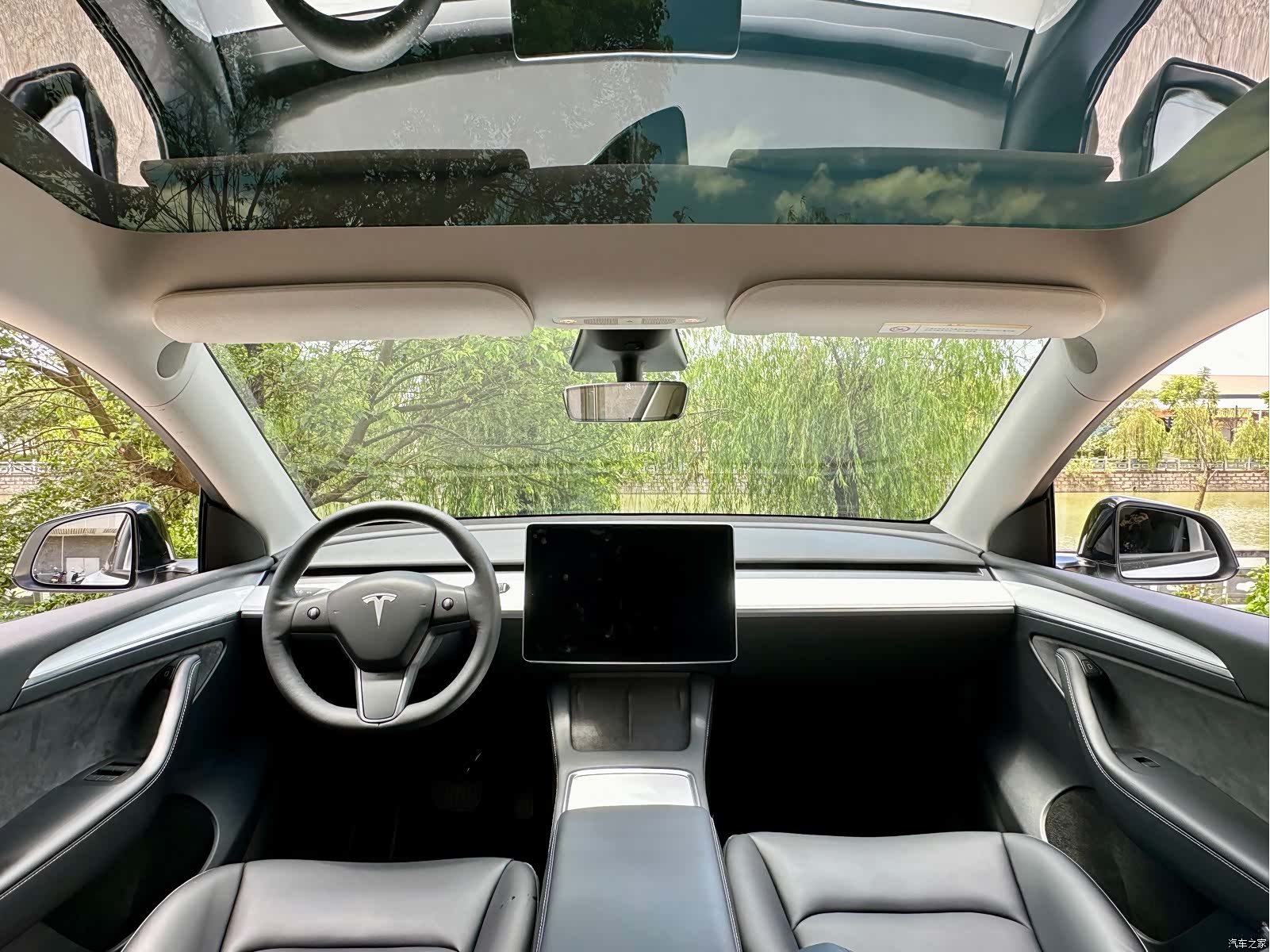 Tesla Model Y, 2022 13