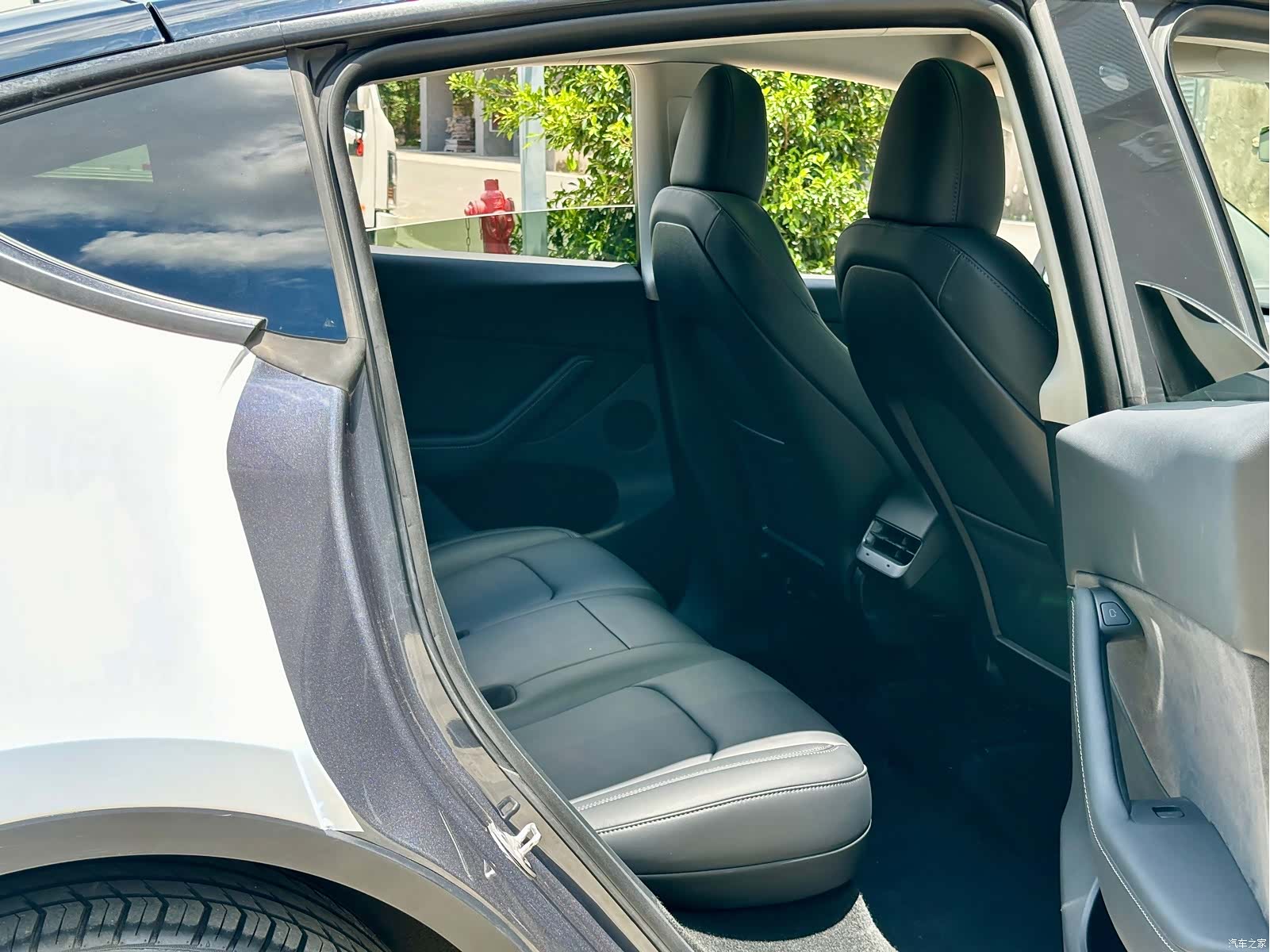 Tesla Model Y, 2022 11