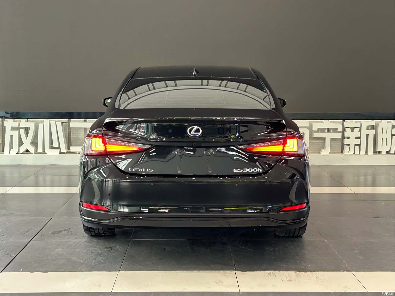 Lexus ES, 2022 8