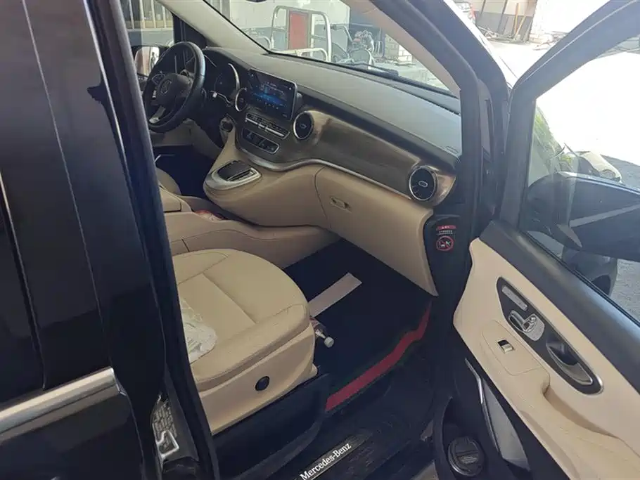 Mercedes-Benz V-class