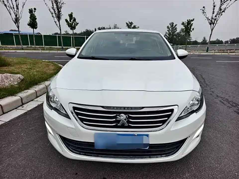 Peugeot 408