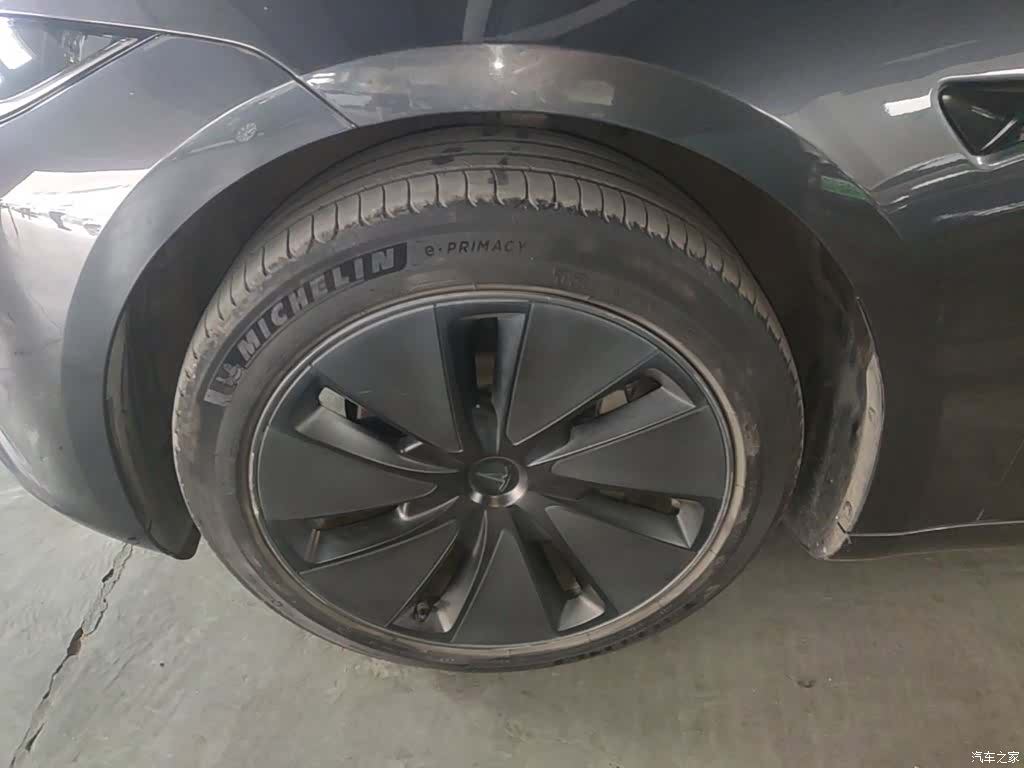 Tesla Model 3, 2024 23