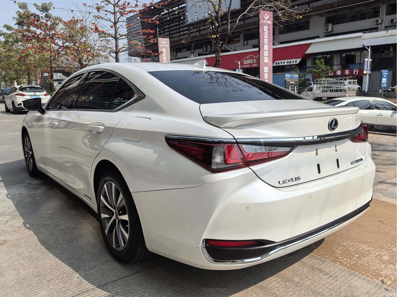 Lexus ES, 2019 6