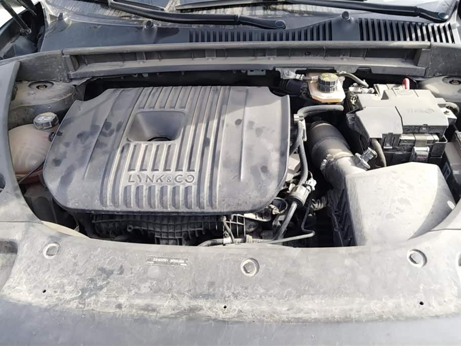 Lynk & Co 03