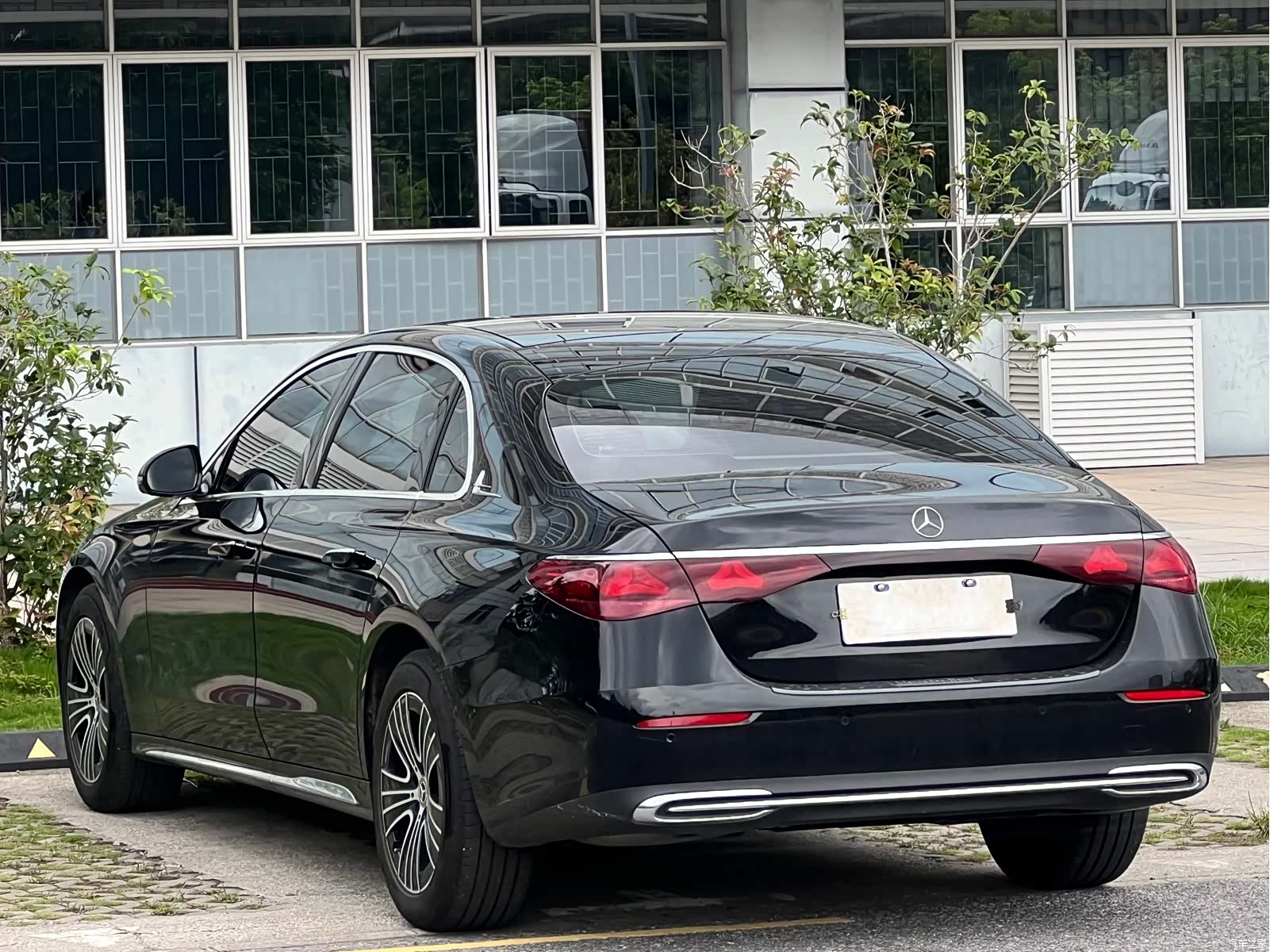 Mercedes-Benz E-Class, 2025 6