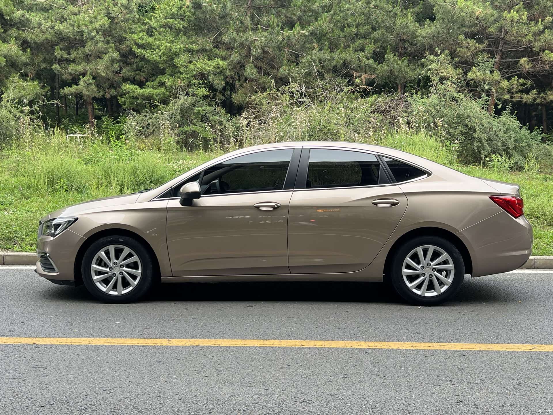 Buick Verano, 2018 3