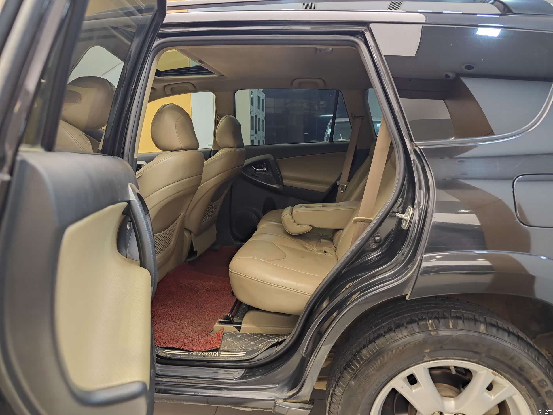 Toyota RAV4, 2012 23