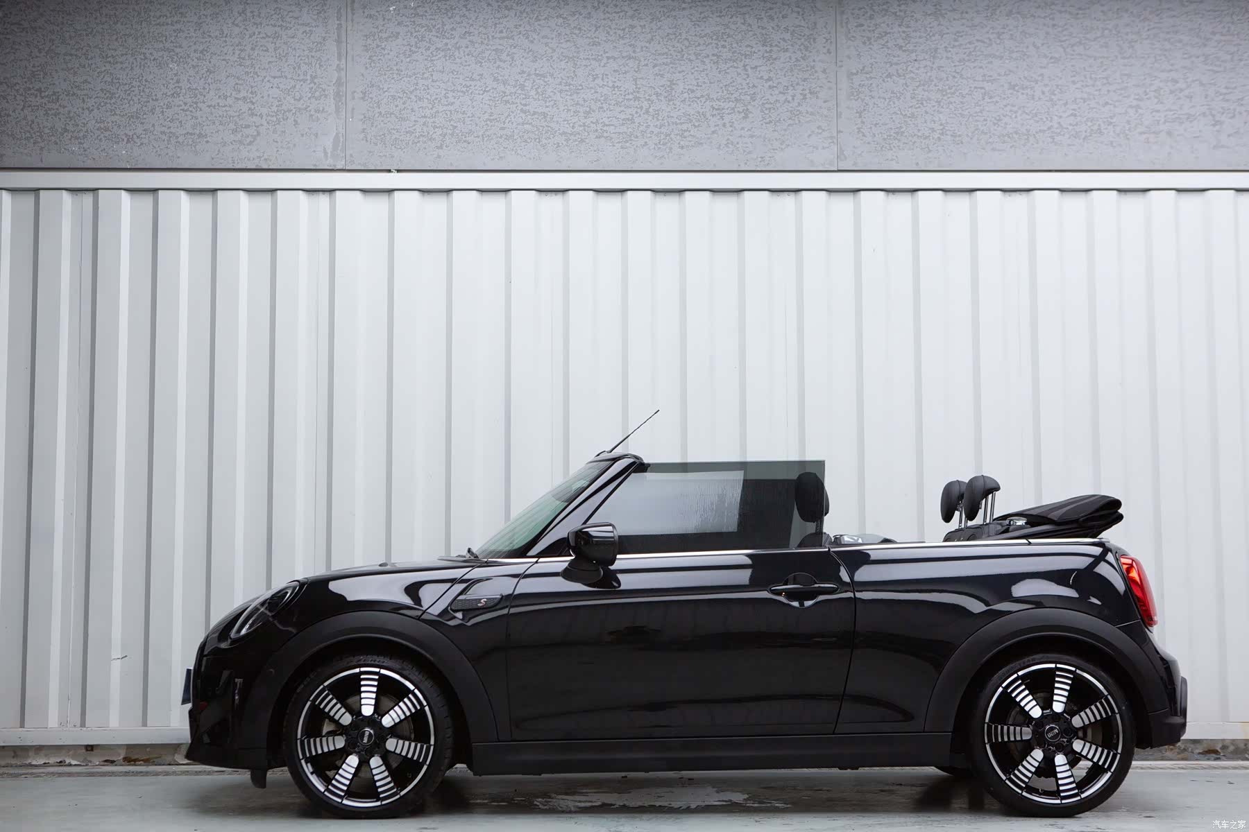 Mini Cooper, 2023 2