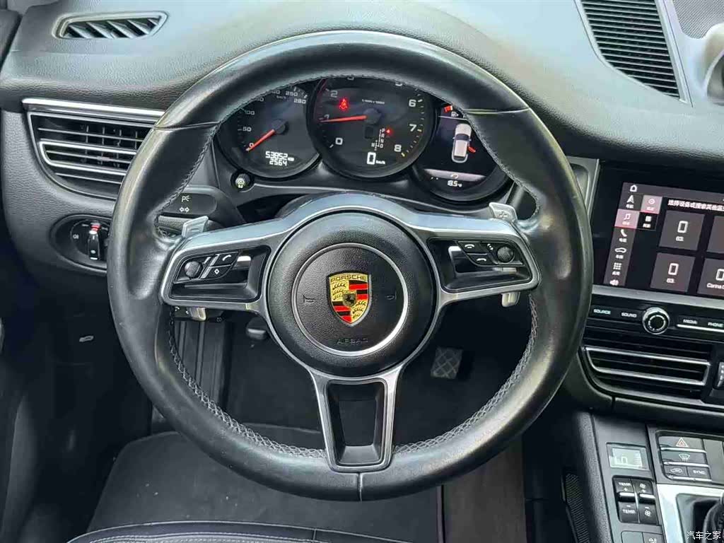 Porsche Macan, 2019 все фото