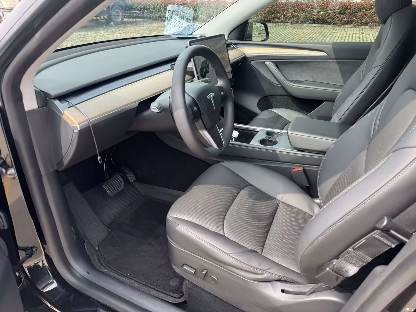 Tesla Model Y, 2021 11