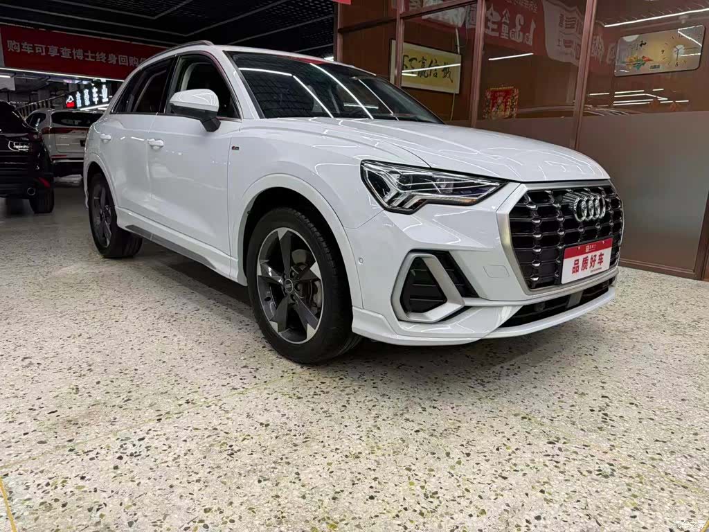 Audi Q3, 2022 3