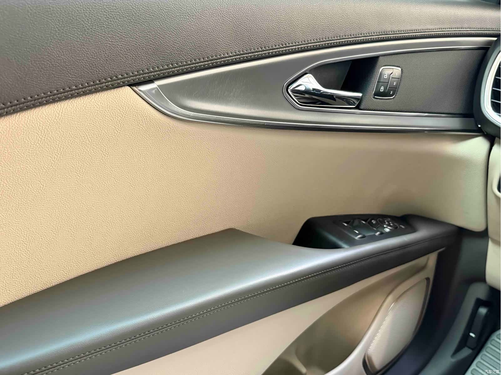 Lincoln Nautilus, 2019 11