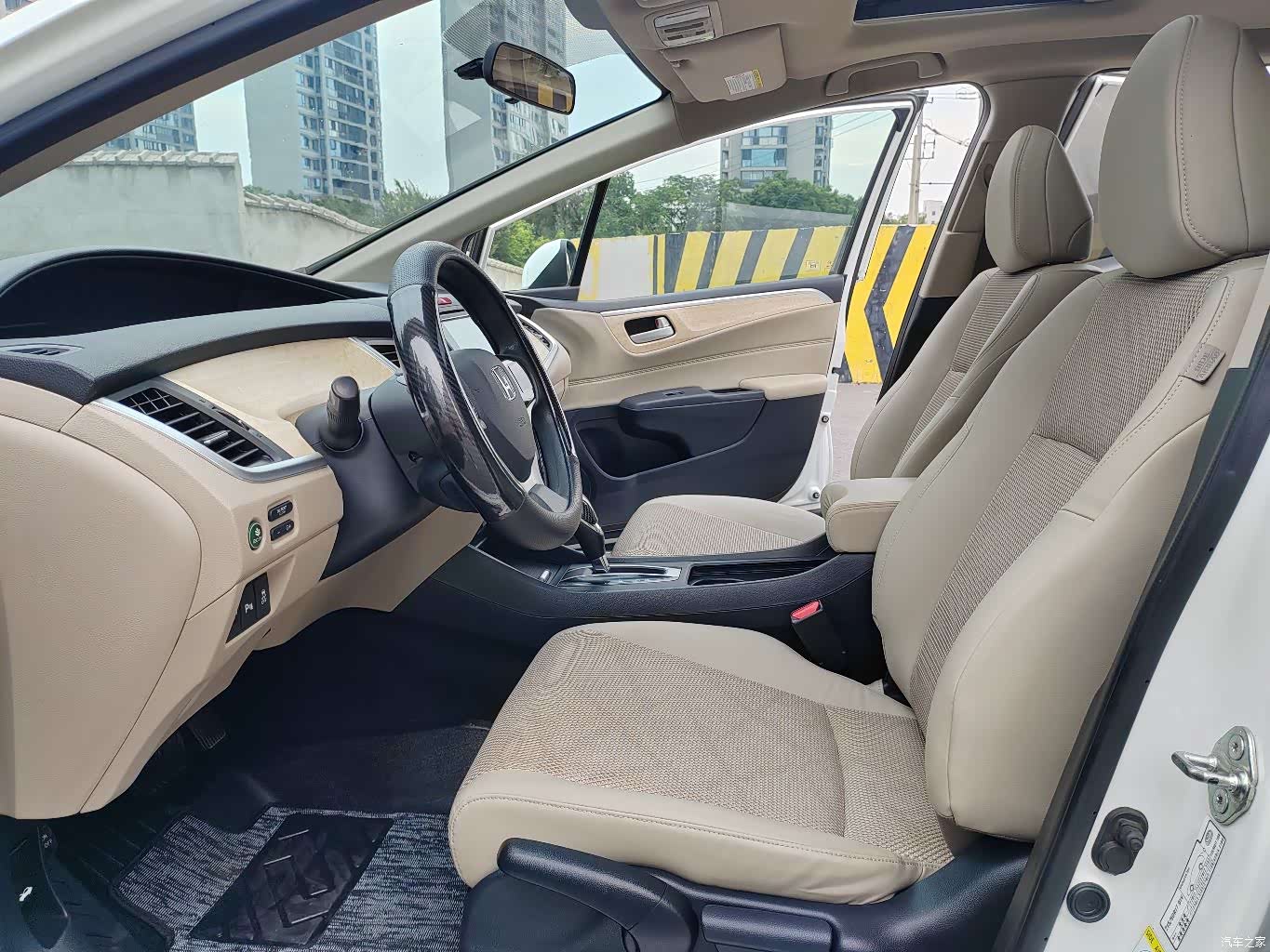 Honda Jade, 2015 10