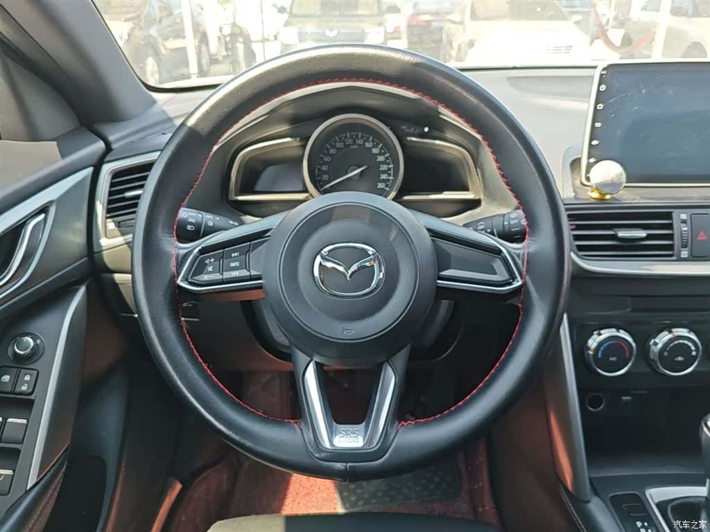 Mazda CX-4, 2018 11