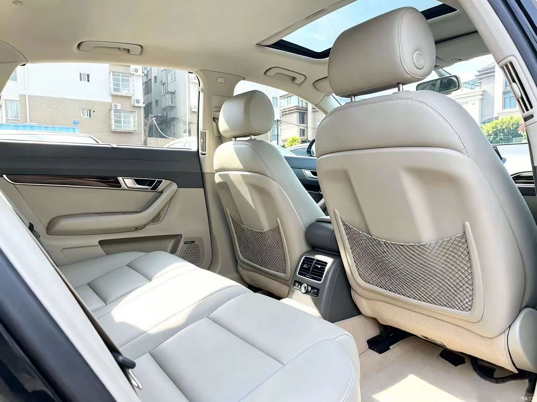 Audi A6L, 2010 15