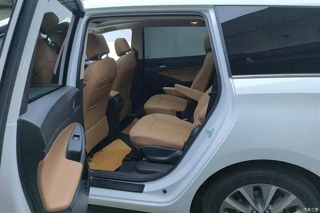 Buick GL6, 2022 11