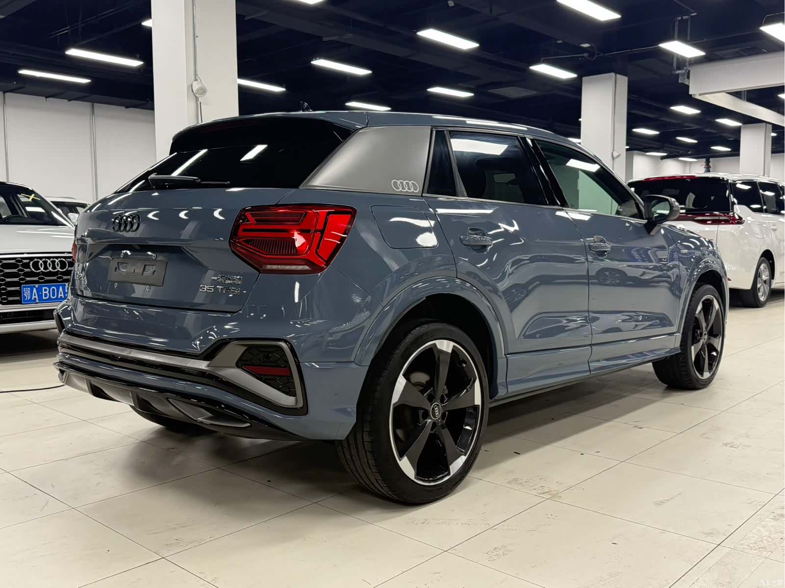 Audi Q2L, 2022 все фото