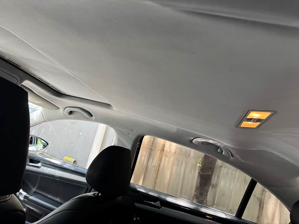 Volkswagen Sagitar