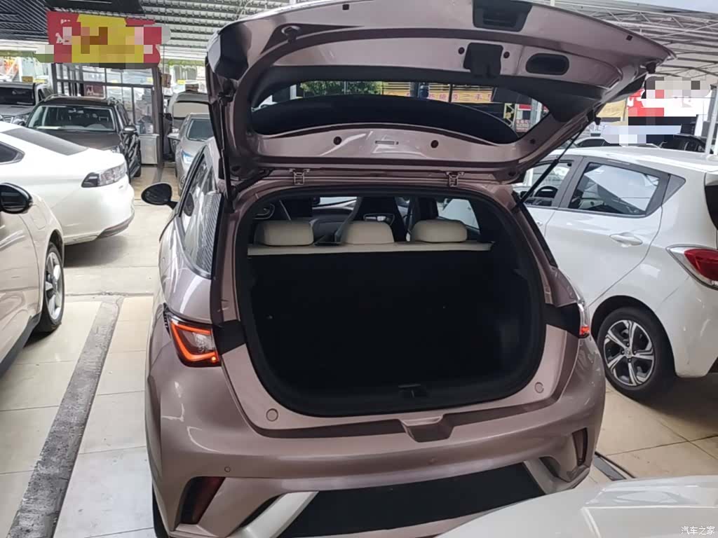 BYD Dolphin, 2023 19