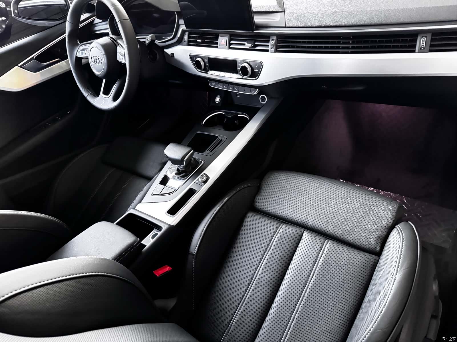 Audi A4L, 2021 7