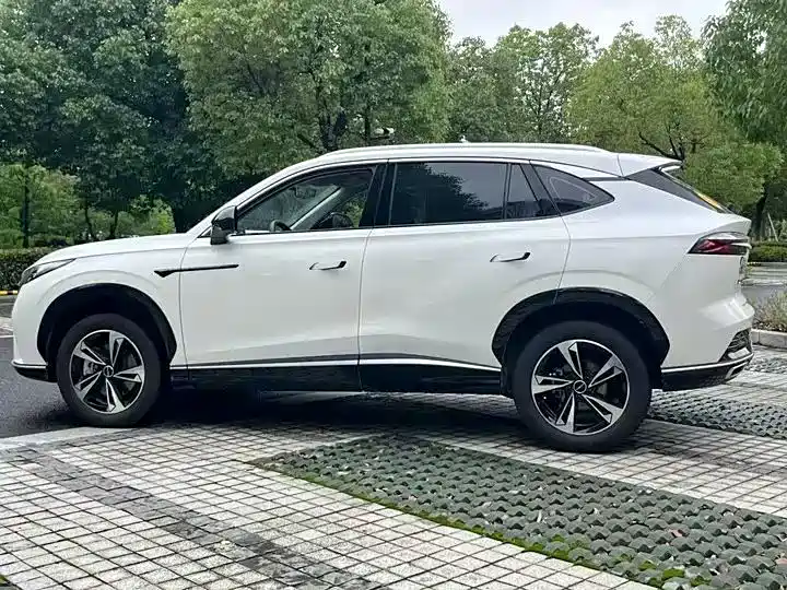 Roewe RX5