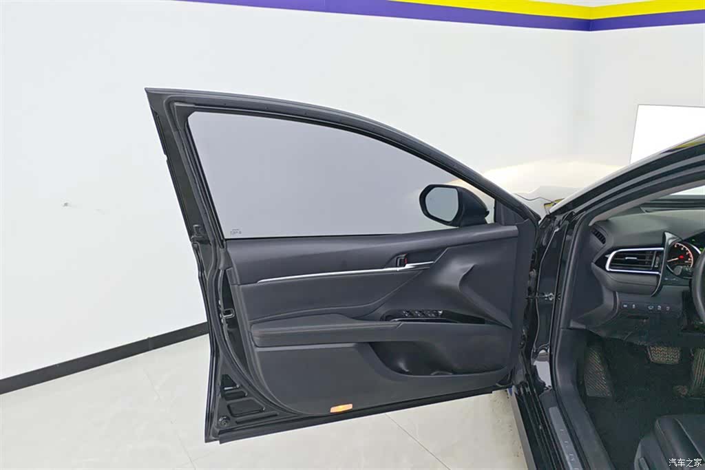 Toyota Camry, 2021 7