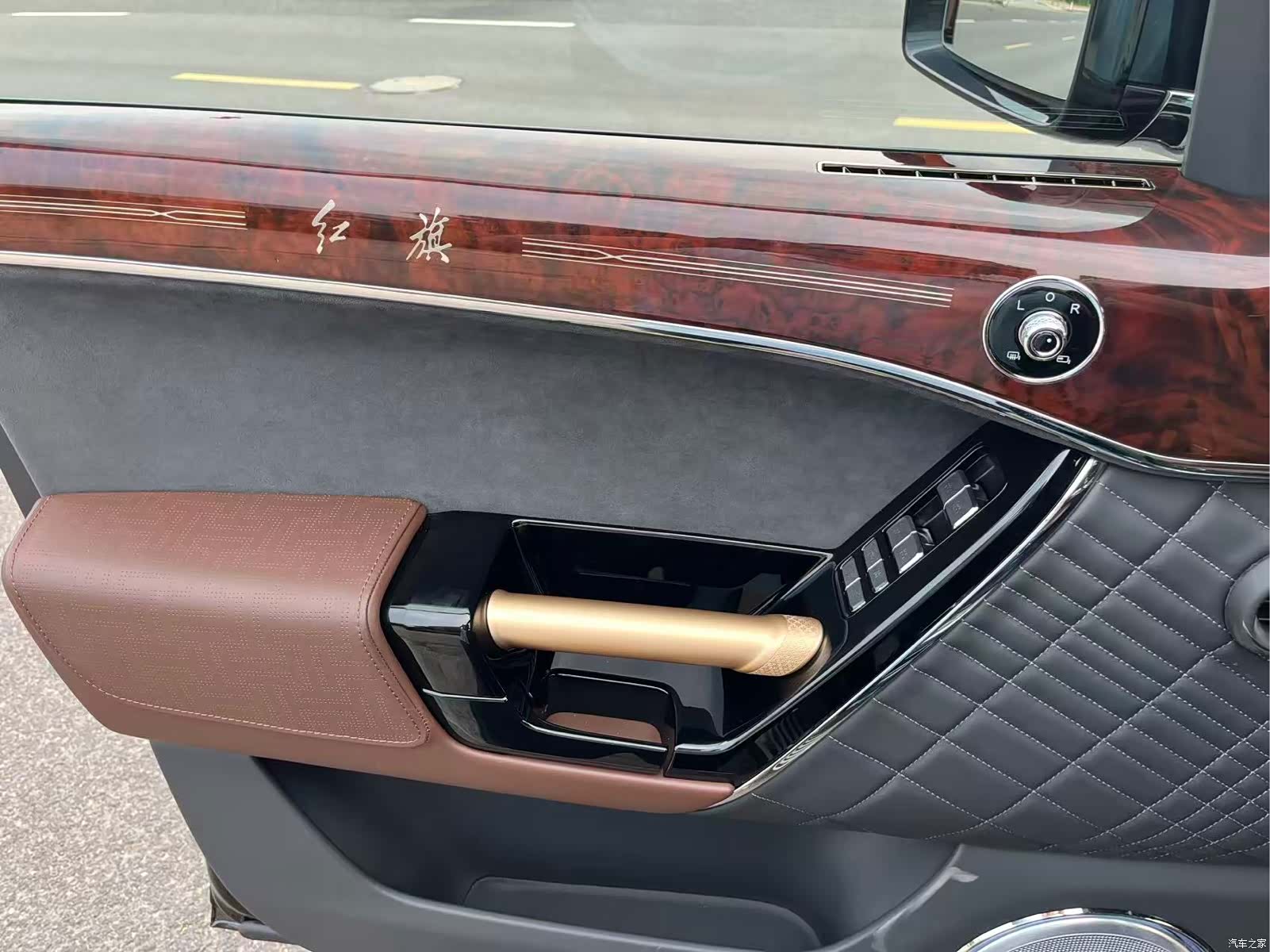 Hongqi 4, 2022 13