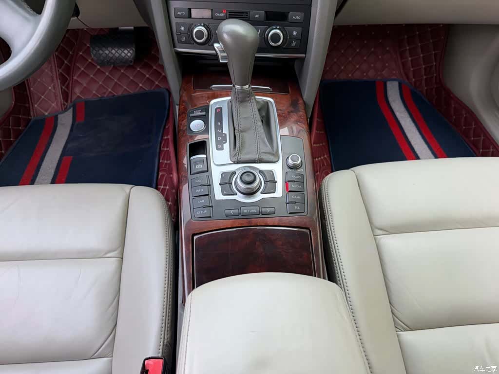 Audi A6L, 2012 7