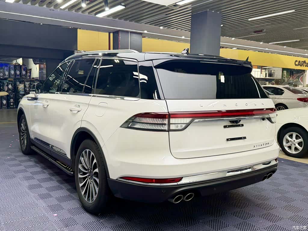 Lincoln Aviator, 2021 4