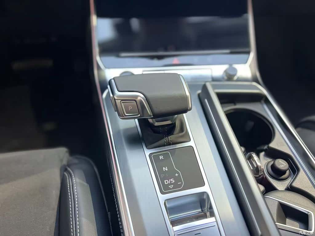 Audi A7L, 2025 19