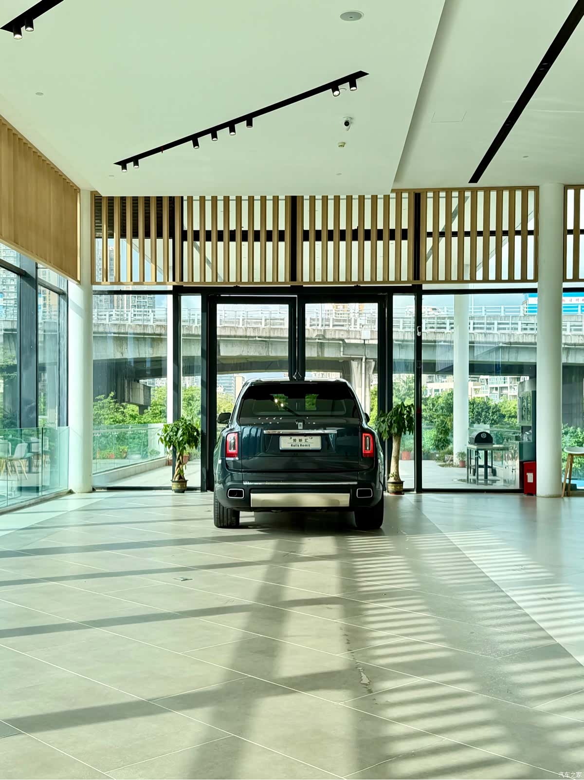 Rolls-Royce Cullinan, 2019 все фото