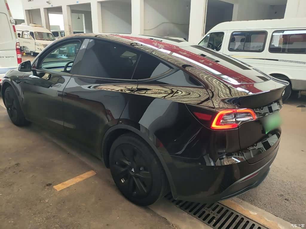 Tesla Model Y, 2022 все фото
