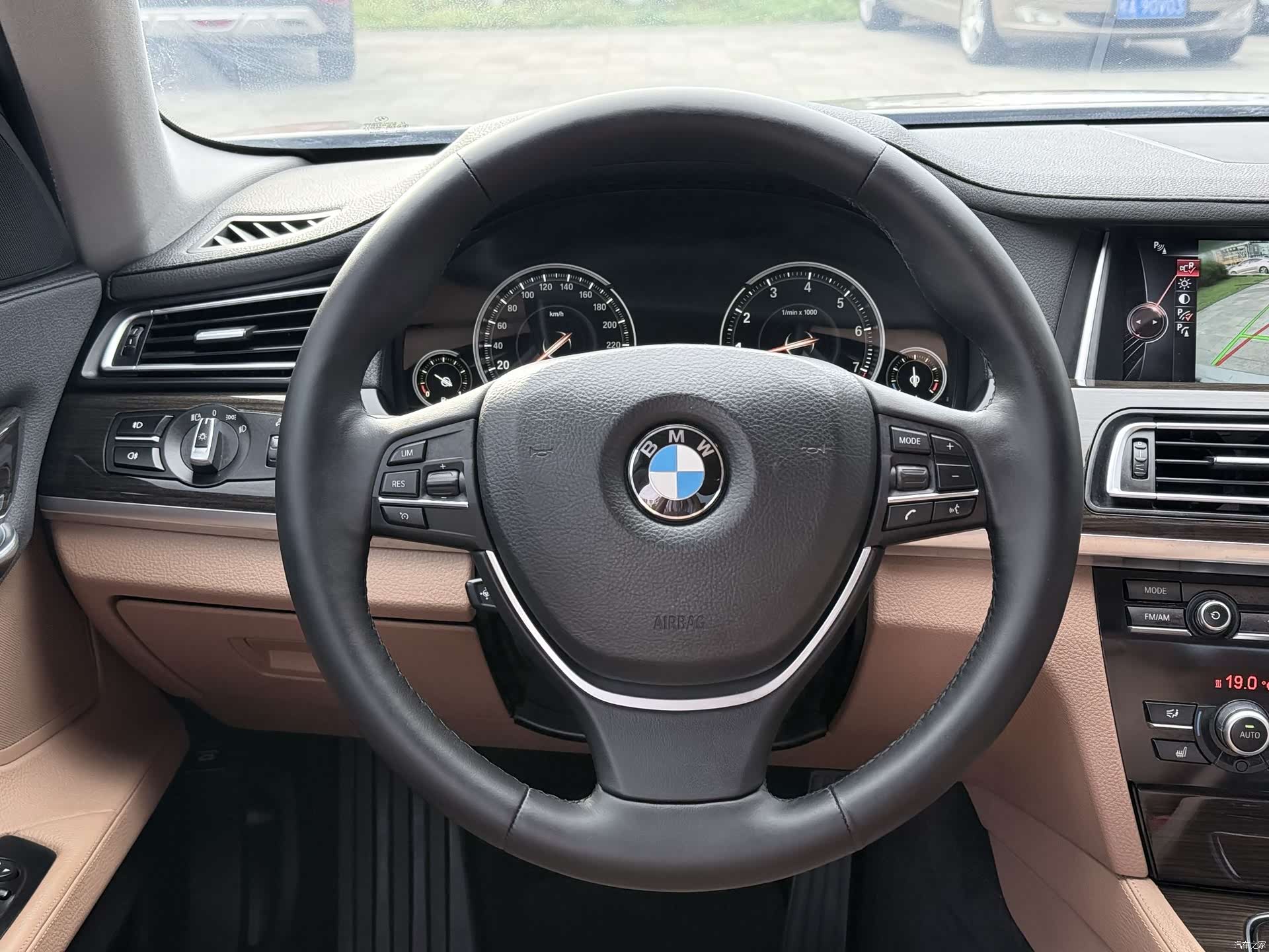 BMW 7 Series, 2014 10